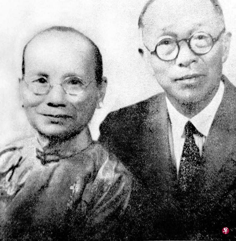 郑聘廷牧师（右）对新加坡早期教育有贡献。图为郑牧师与夫人黄碧玉合一（禧年堂提供）