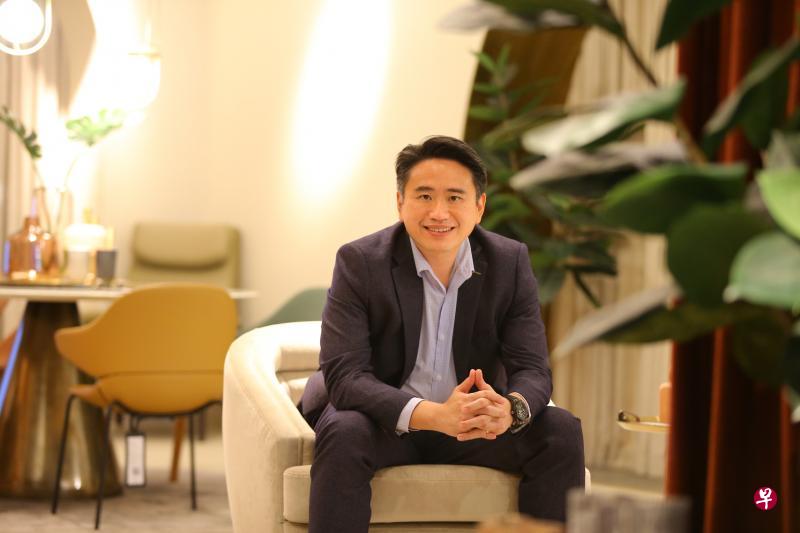 Commune Lifestyle共同创办人许祝显鼓励团队在阻断措施期间上课学习，提升技能。（何家俊摄）
