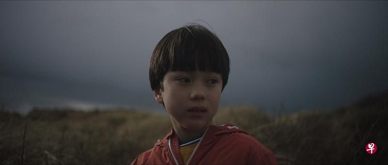 漫游乡间的日本男孩串联全片。（嘉华提供）