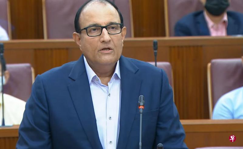 通讯及新闻部长易华仁。（通讯及新闻部直播视频截图） 