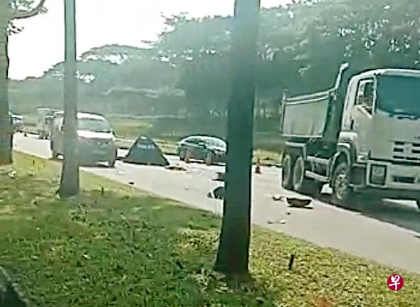 车祸发生后，一名后座女骑士丢命。 （取自读者视频） 