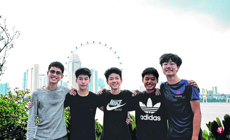 （左起）林尚平、洪敬峰、魏玮德、陈威良与杨承翰怀着满腔热情发起Project Curae。（摄于2019年，受访者提供） 