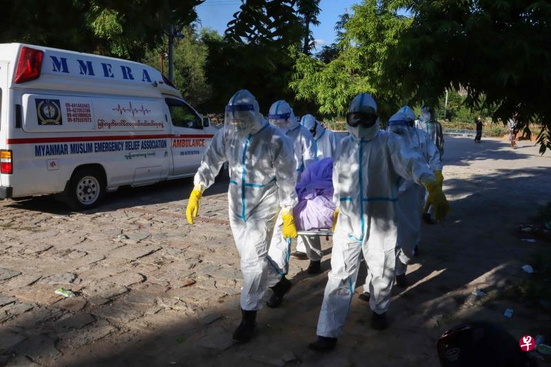 缅甸周一通报新增5189起冠病确诊病例和281起死亡病例。但当地急救人员和殡葬业者表示，实际数据比军方政府公布的来得高，火葬场早已不胜负荷。（法新社） 