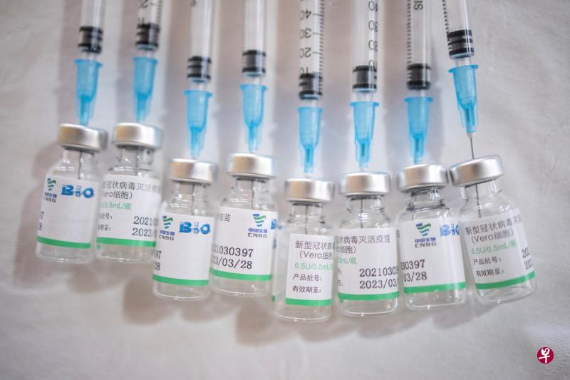 11家私人医院和诊所已获准引进中国国药集团生产的冠病疫苗。（路透社档案照） 