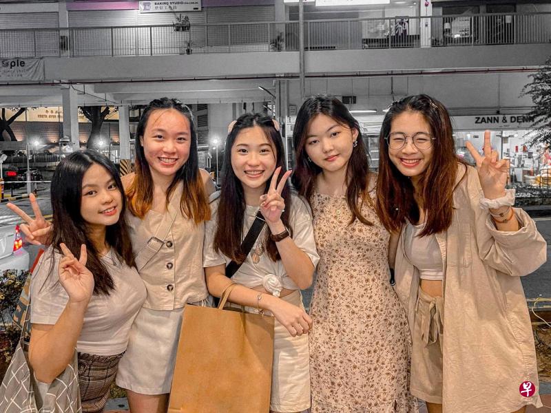 “致己”团队，左起：颜佩芸，周玟萱，谢冰，江婕綺，陈心怡。（受访者提供） 