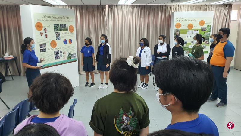 在艺术研讨会上，安顺初院高一生和高二学生领袖就城市的可持续性课题互动学习。（安顺初院提供） 