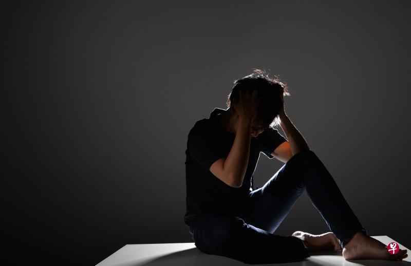研究显示，自杀倾向与年龄、性别、教育程度和婚姻状况等社会人口学变量之间显著相关。（档案示意图） 