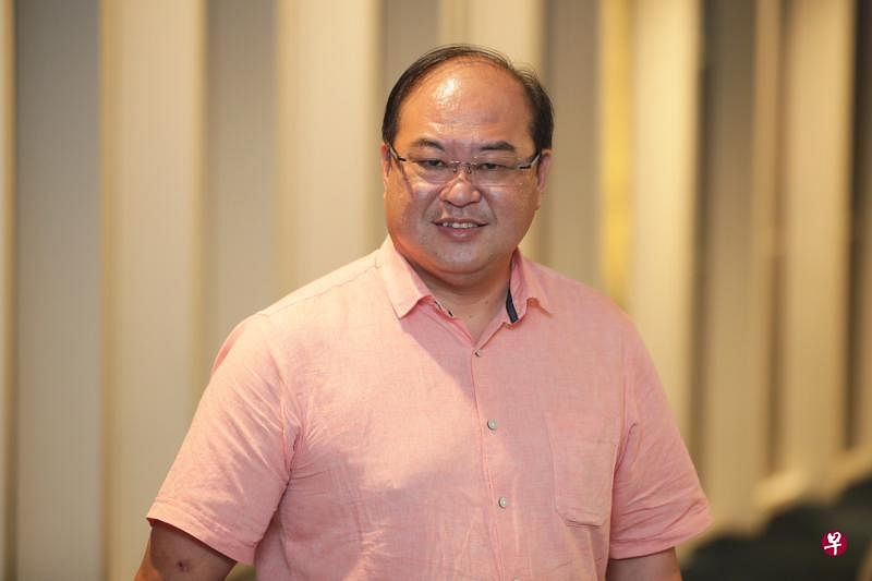 现任会长陈奕福在主持了今早的会员大会后正式卸任。（蔡家增摄） 