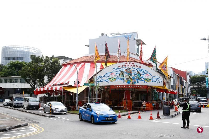 由忠坡路（Tiong Poh Road）前往英云街（Eng Hoon Street）的支路已从昨早8时起关闭至明天晚上8时。（蔡家增摄） 
