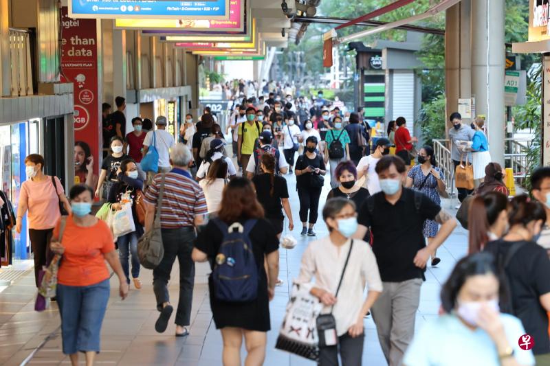 调查显示，多达72.5％的受访者认为有必要收紧防疫措施。（梁麒麟摄） 