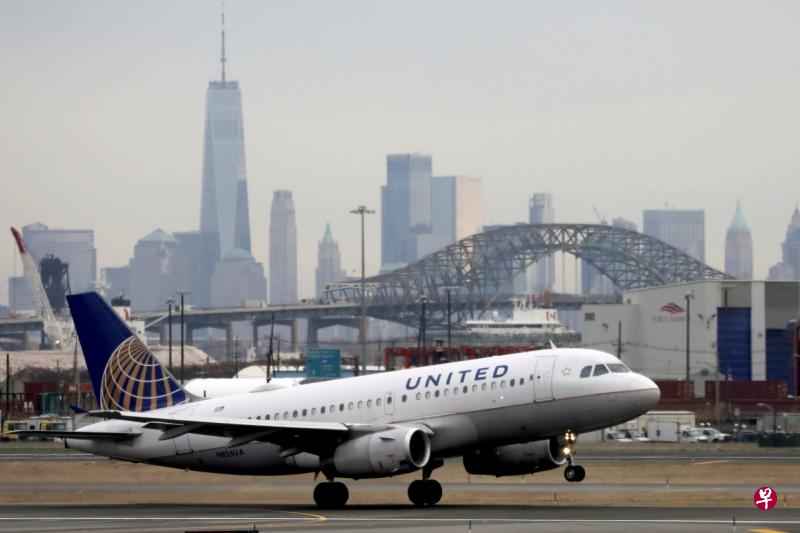 美联航（United Airlines）将开除593名拒绝接种冠病疫苗的员工。（路透社档案照） 