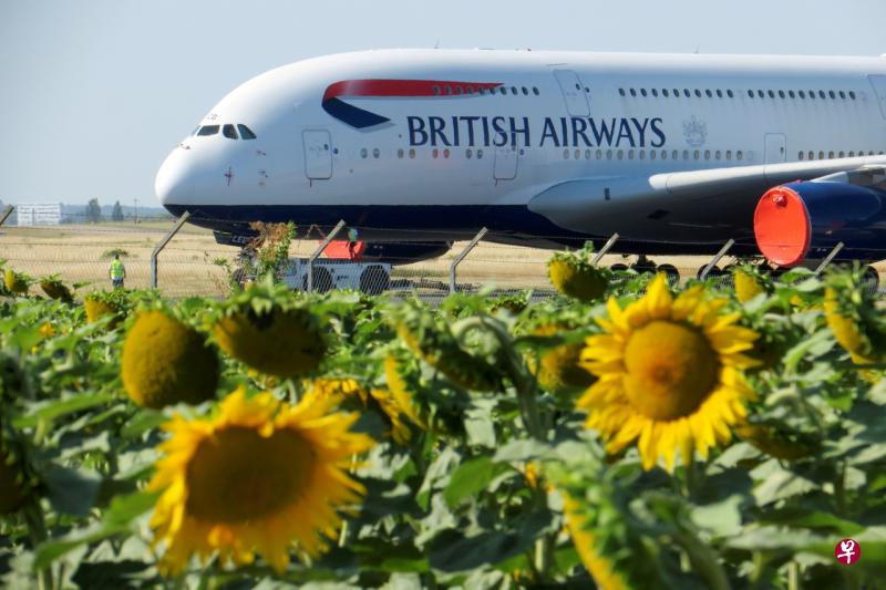 英国航空公司已开始联系被裁退的前员工，同时也会考虑招聘新人，为2022年国际旅游上升做好准备。（路透社） 