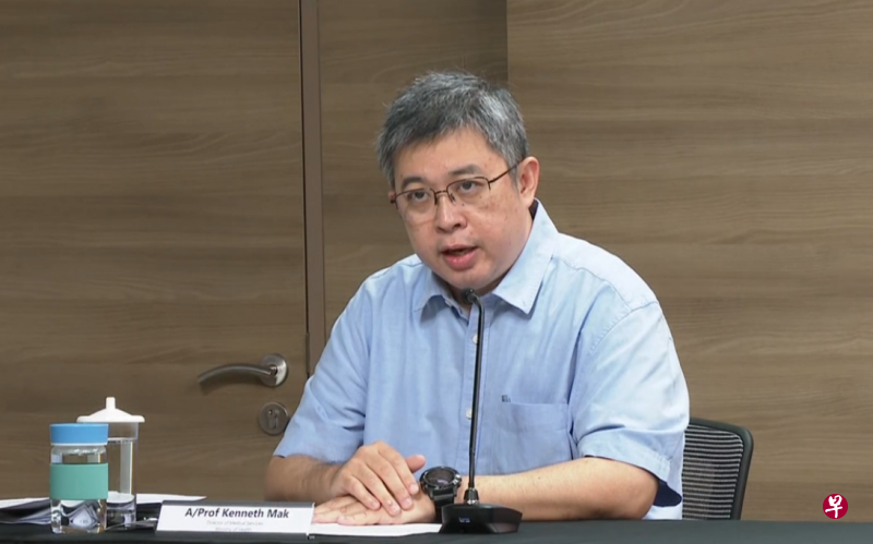 卫生部医药服务总监麦锡威副教授今天（10月23日）在抗疫跨部门工作小组记者会上指出，冠病治疗设施（COVID-19 Treatment Facility　简称CTF）目前有超过1900张床位，占用率近50%。（视频截图） 