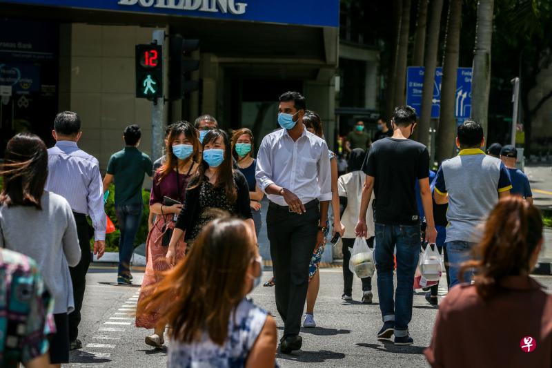 教育部长陈振声强调，人们须要不断地接受再培训和提升技能，掌握职场出现的新技术和工具，并具备在增长领域寻求发展机会的能力。（档案照） 
