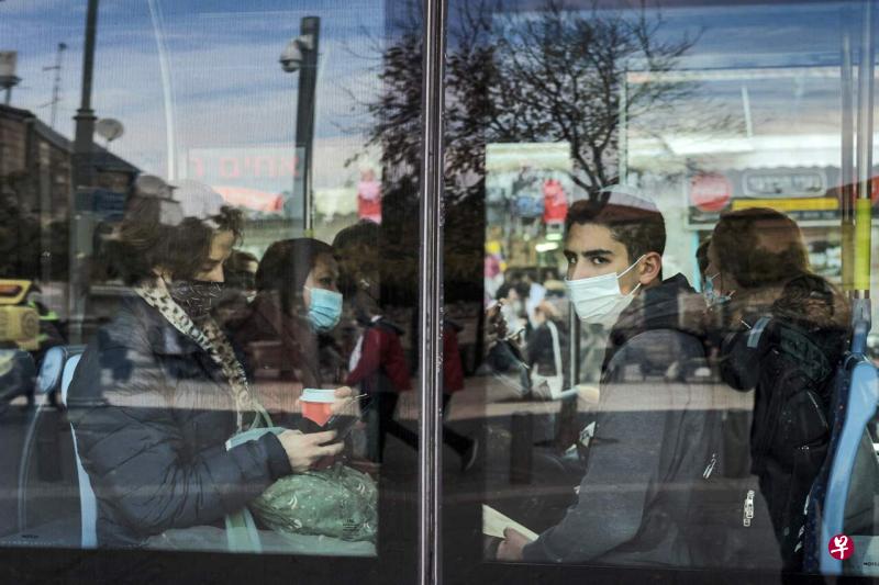 以色列卫生部数据显示，该国940万人口中约有60%已完全接种疫苗。（法新社） 