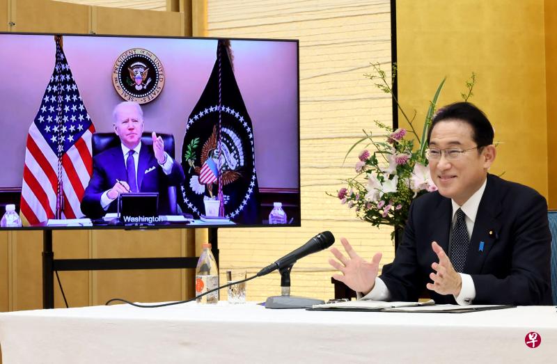 拜登和岸田文雄周五举行了约90分钟的视讯会晤。白宫在会晤结束后表示，美日将在应对冠病疫情、网络安全、核不扩散、朝鲜半岛和乌克兰局势、经贸等领域加强合作。（法新社） 