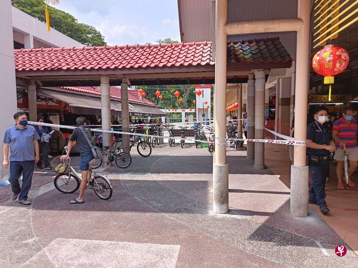 63岁的洗碗工人上周三在宏茂桥咖啡店和同事起争执后被送院，前天在医院过世。（取自面簿） 