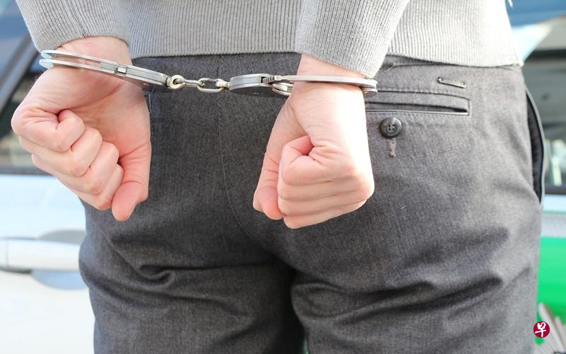 46岁男子因涉嫌恶作剧纵火，被警方逮捕。（示意图/Pixabay） 