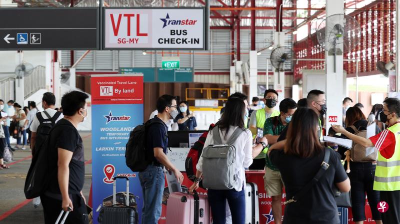 恢复原有陆路VTL配额后，每天可有2160名旅客入境本地，或相等于48趟巴士。 （档案照） 