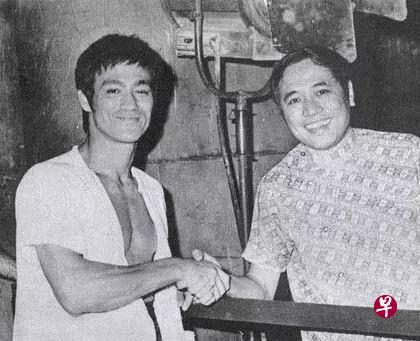 楚原（右）与李小龙合影。（互联网） 