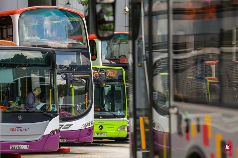 新捷运（SBS Transit）去年下半年净利同比锐减67.3％至1515万9000元，全年则滑落34.6%至5163万4000元。（档案照） 