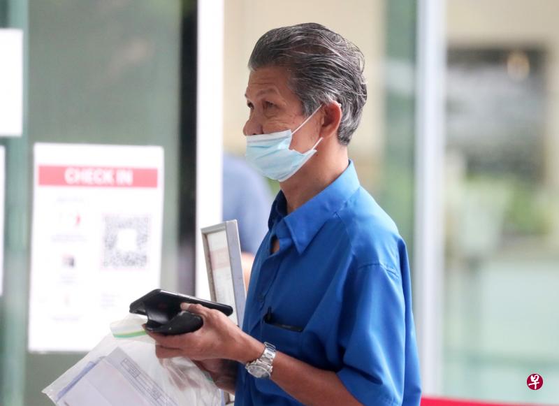 被告昨天承认非法拘禁男租户罪名。（海峡时报） 