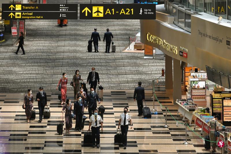 3月15日起，来自第一风险级别国家和地区、以及通过疫苗接种者旅游通道（VTL）入境新加坡的旅客，只须在入境24小时内自行完成抗原快速检测即可。（档案照） 