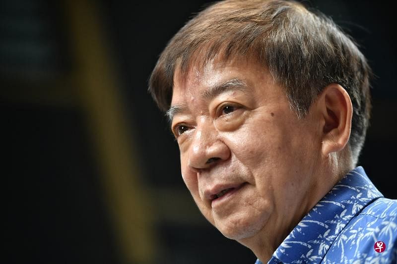 许文远受李显龙总理委托，向第四代领导班子了解他们对接班人选的意见，最终选定黄循财为团队的领导。（档案照） 