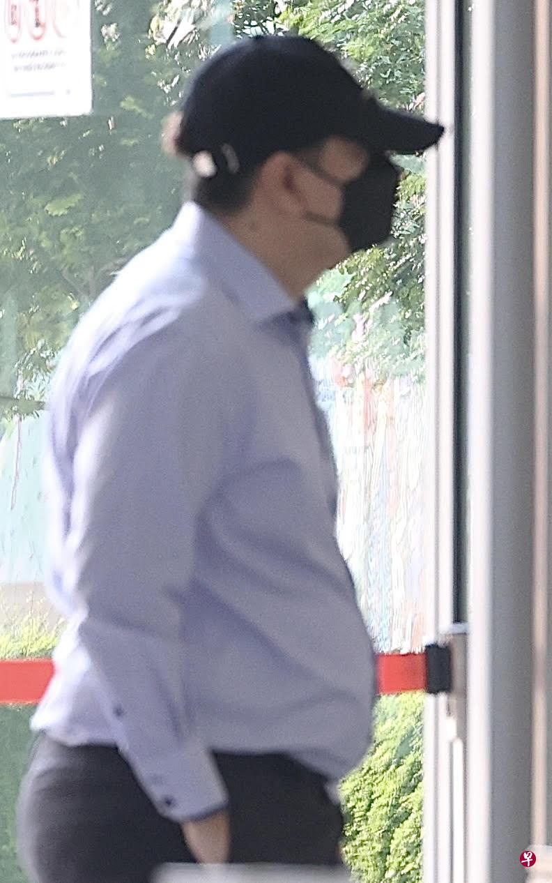 被告黄荣豪（48岁）面对39项失信及伪造文书的罪名。（曾美玲摄） 