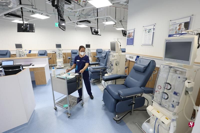 本地首家坐落在地铁站内的洗肾中心，设有12台洗肾机器。（梁麒麟摄） 