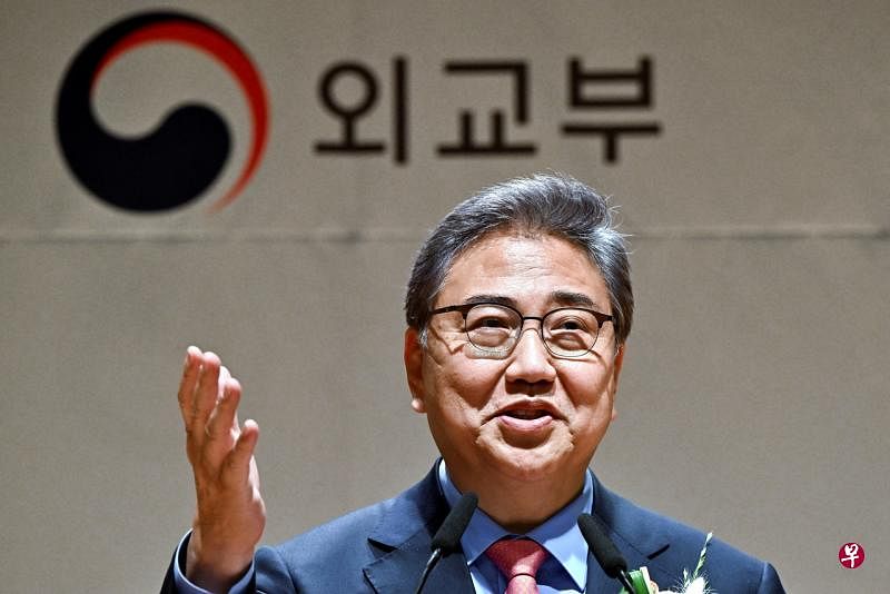 韩国外长朴振将于7日赴印尼峇厘岛出席为期两天的G20外长会议以及多场多边、双边会谈。（路透社）

 
