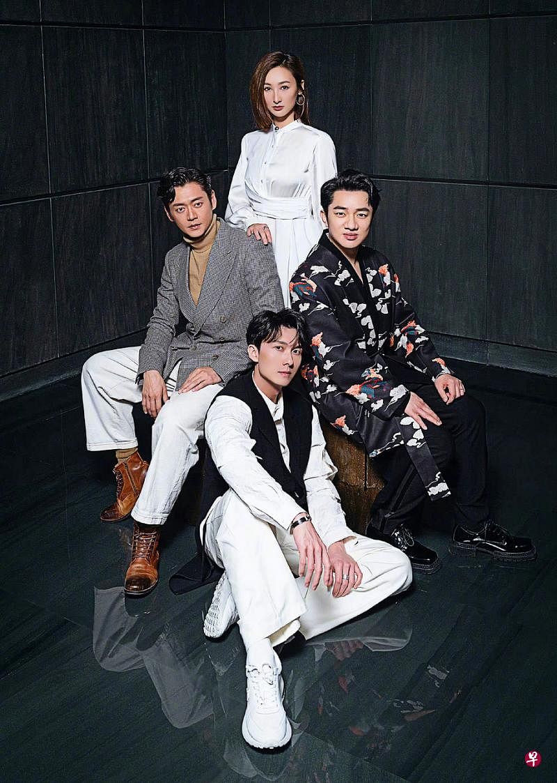 王祖蓝（右）今年初率领无线艺人王浩信（前）、高海宁（后）和张振朗（左）到大陆进行交流。（互联网） 