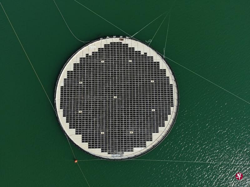 其中一项获资助的解决方案是吉宝基础设施旗下子公司吉宝能源（Keppel Energy Nexus）的创新岸边浮动太阳能光伏系统。（Ocean Sun AS提供） 