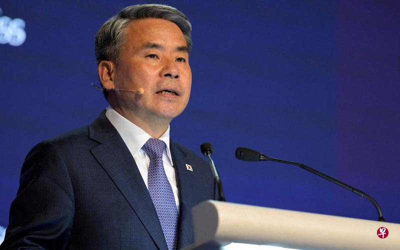 韩国国防部长官李钟燮说，韩军正在密切监视朝方的挑衅征兆，目前尚未发现特别动向。（路透社） 