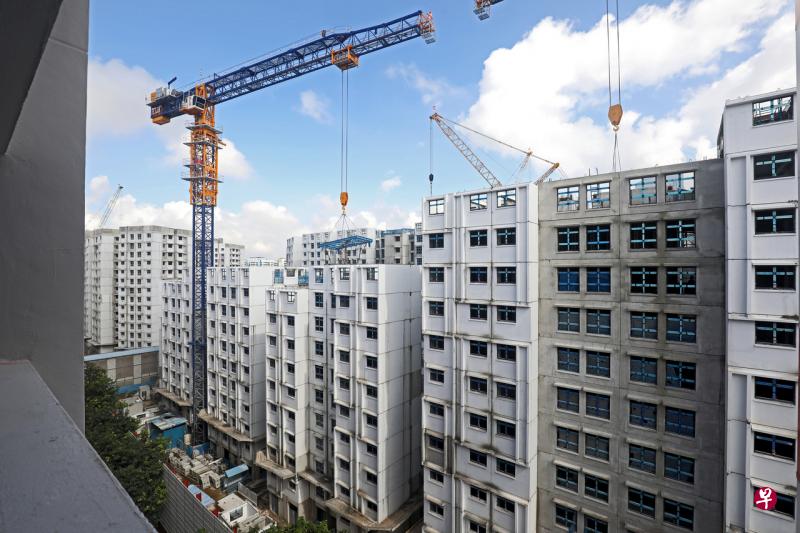 工人党议员蔡庆威（盛港集选区）建议把符合条件申购预购组屋的单身者年龄从目前的35岁降低至28岁，以满足这个群体的住屋需求。（何炳耀摄） 