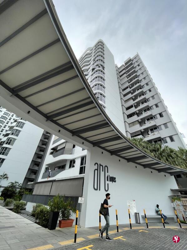 淡滨尼执行共管公寓Arc at Tampines有屋主因拖欠3万多元费用，单位被强制拍卖。（海峡时报） 