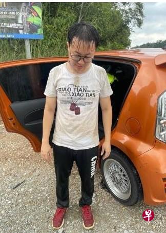 柔佛哥打丁宜警方宣布，与友人攀登哥打丁宜班底山失踪一夜的新加坡男子杰森仁杰（译音，Jason Ren Jie），已在星期天下午安全获救。（中国报） 