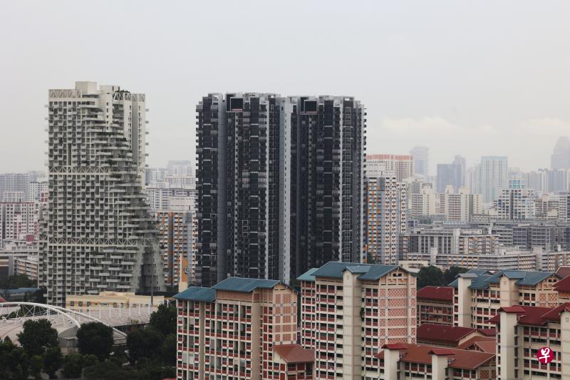 受访专家指出，新一轮房地产降温措施除了直接为政府组屋转售市场降温，也间接为私宅市场降温。（王彦燕摄） 