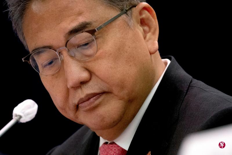 韩国外长朴振星期二分别同美国国务卿和日本外长通话。三人同声谴责朝鲜发射导弹的举动，并承诺深化美日韩安全合作，以应对朝鲜核导威胁。（路透社） 