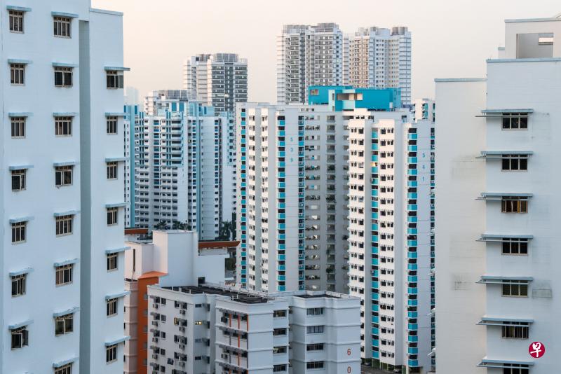 截至10月4日，建屋发展局收到450份来自私宅业主和前业主的申请，希望豁免购买转售组屋前等待15个月的要求。（陈斌勤摄） 