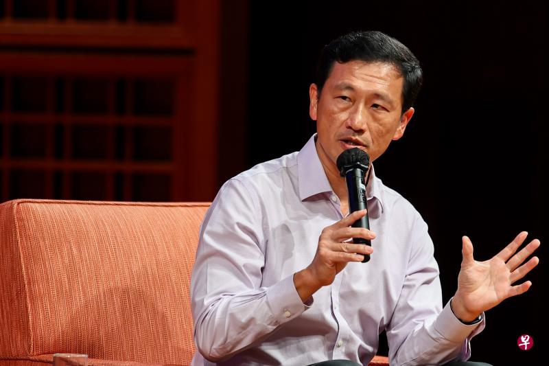 王乙康星期一（10日）晚上在耶鲁—国大学院举行的座谈会上指出，目前每天平均新增病例超过4000起，星期二的病例数通常会翻倍，因此11日可能超过1万起。（陈渊庄摄） 