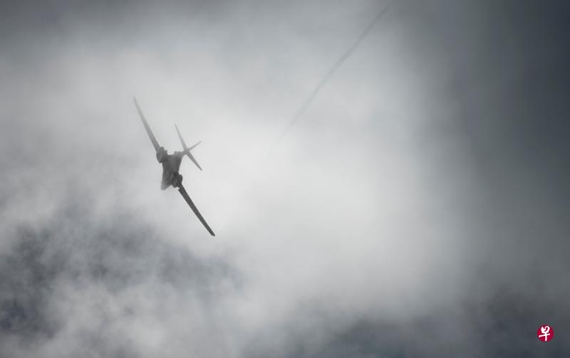 美国空军B-1B枪骑兵战略轰炸机将参加11月5日下午的美韩联合空中演习。（路透社档案照） 