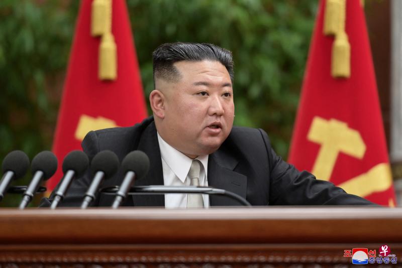 朝鲜最高领导人金正恩在朝鲜劳动党会议上，提出该国在2023年加强军力的核心目标。（路透社） 