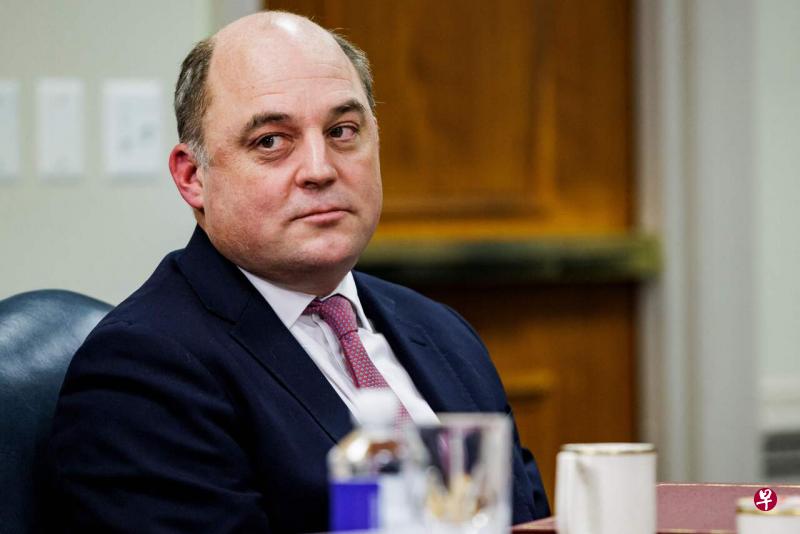 英国国防部长华莱士说，英国明年将向乌克兰提供23亿英镑。（法新社） 