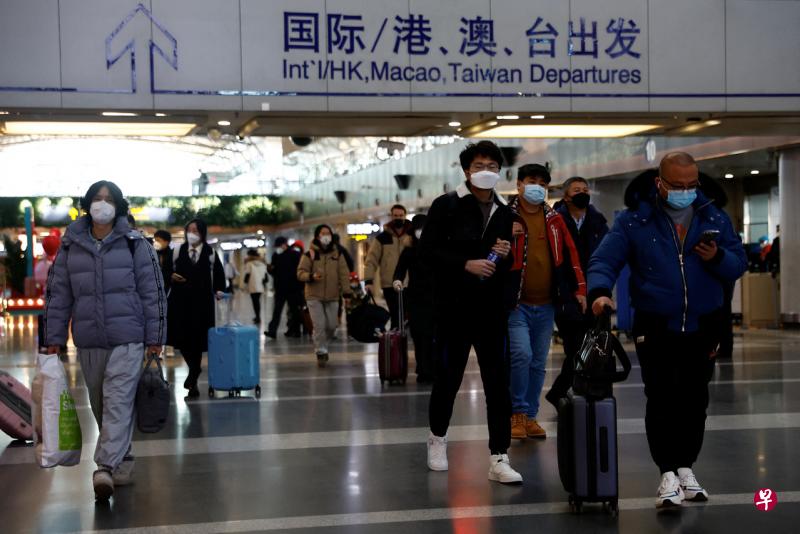 不少国家和地区纷纷出台相应管控措施，加强对中国入境或过境旅客的筛检。（路透社） 