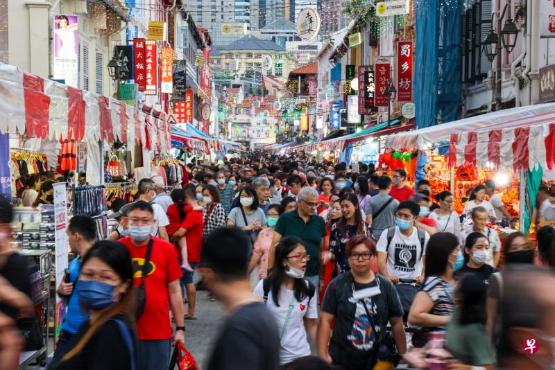 为管制人流并严防罪犯，牛车水举办年货市场期间，警方将在特定时间关闭登婆街。（档案照） 