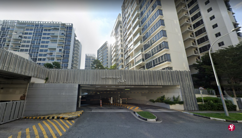 客工粉刷公寓外墙时，不幸从四楼坠落身亡。事发地点在勿洛蓄水池路的Waterfront Isle公寓。（谷歌地图截图） 
