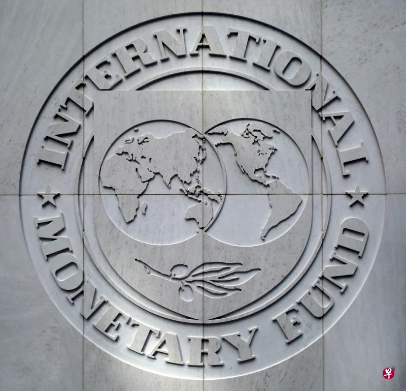 IMF说，现有研究表明，世界贸易越碎片化，成本就越高，而技术脱钩将显著放大贸易限制带来的损失。（路透社） 