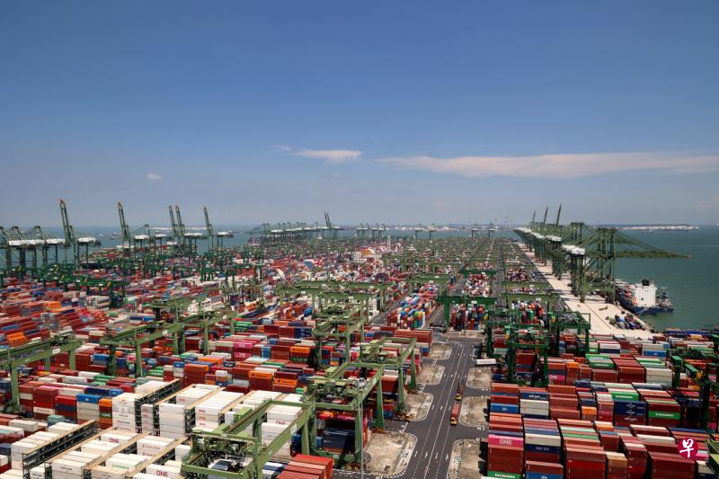 新加坡国际港务集团（PSA International）星期一（1月16日）发文告指出，去年共处理9090万个标准箱，比前年减少0.7％。（龙国雄摄） 
