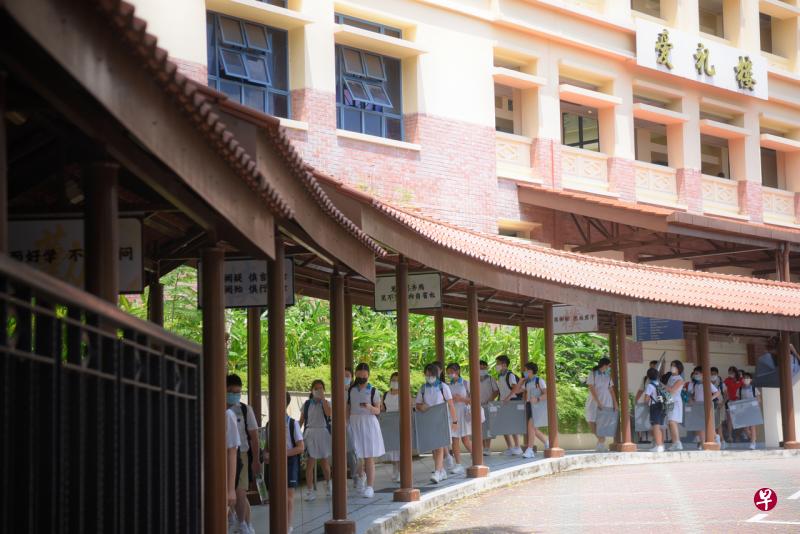 南洋小学校方已让出现症状的学生当天回家休息，并建议家长带他们去看医生。（档案照） 